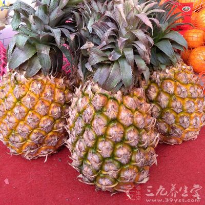 再者像無花果、椰子、菠蘿等等水果都是很適合在經期食用的