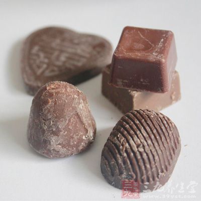 多吃甜食還會使人體血液趨向酸性，不利於血液循環