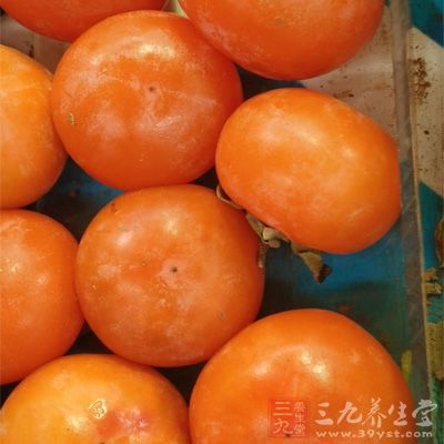 它既可生食,也可加工成柿餅、柿糕 它既可生食,也可加工成柿餅、柿糕