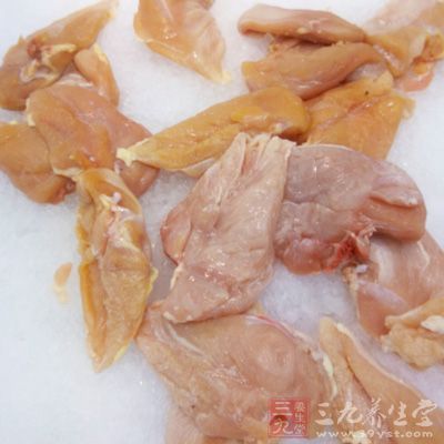 雞肉，木耳，冬菇，豆瓣，辣椒，料酒