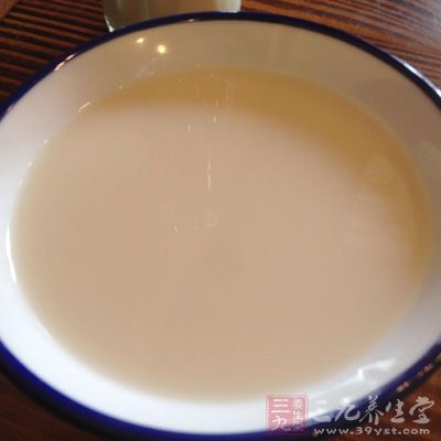 現在人都喜歡喝自己在家裡煮的豆漿