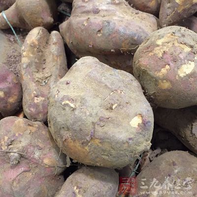擁有黑斑的紅薯含有非常多的毒素