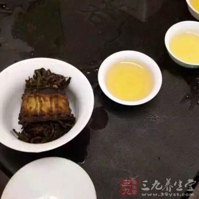 有些朋友如果無“茶”不歡,非要飲茶。那麼,一定要酌情控制飲茶量 有些朋友如果無“茶”不歡,非要飲茶。那麼,一定要酌情控制飲茶量