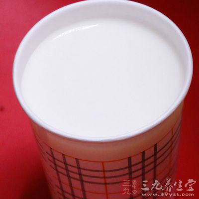 不宜與牛奶、含銅食物同食