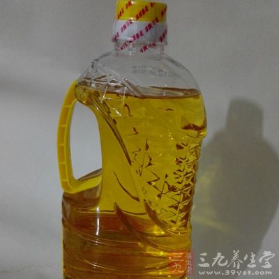 植物油1000克、番茄醬30克 植物油1000克、番茄醬30克