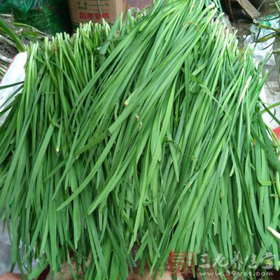 韭菜適量,鮮蝦250克,生姜3片 韭菜適量,鮮蝦250克,生姜3片