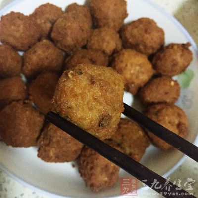 經常吃煎炸過的肉類,我們就很容易患上肺癌 經常吃煎炸過的肉類,我們就很容易患上肺癌