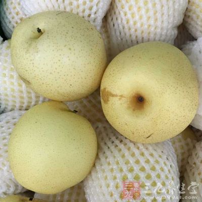 梨子屬於性寒的食物，吃多會傷害胃部