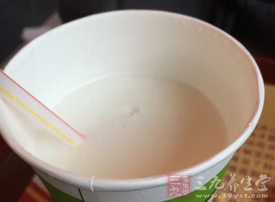 牛奶煮沸後飲用對人體有害