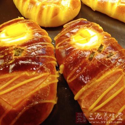 很多人都會在早上都會選擇面包和牛奶當做早餐 很多人都會在早上都會選擇面包和牛奶當做早餐