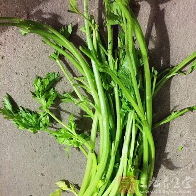 佛手、芹菜、調味品各適量
