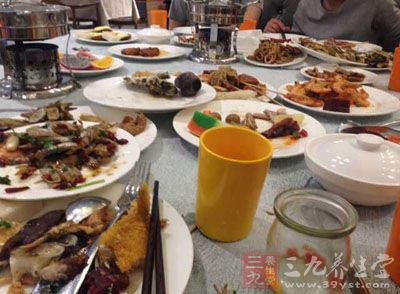 生活中食物是直接關系到健康的因素