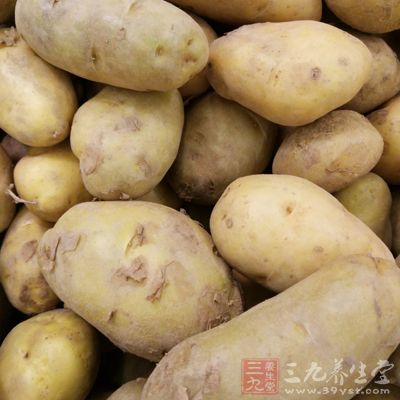 土豆皮下面的汁液中富含多種營養素