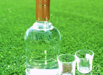 此外還要注意飲酒(乙醇)影響腸道會對維生素B2的吸收 此外還要注意飲酒(乙醇)影響腸道會對維生素B2的吸收