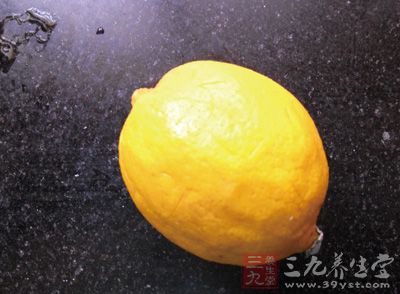 檸檬是一種富含果酸的水果 檸檬是一種富含果酸的水果