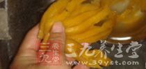 但胡蘿卜在生吃時，70%以上的胡蘿卜素不能被吸收