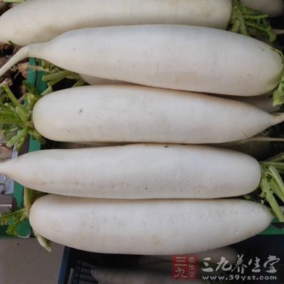 白蘿卜三斤、青辣椒適量