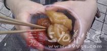 腌制5分鐘後，用清水沖洗干淨