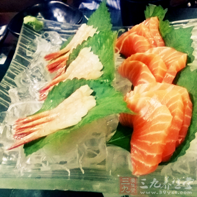 生魚片吃多了對於身體也是有危害的 