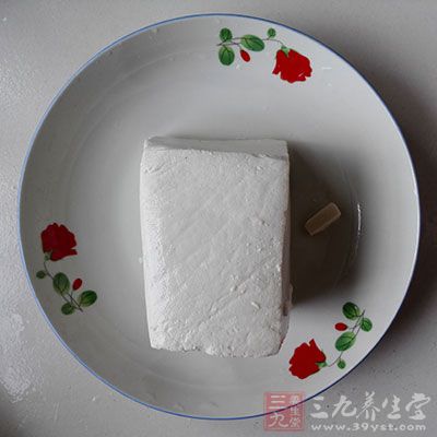 魚類、牛奶、瘦肉以及豆制品等等,這些都是血脂高患者不錯的選擇 魚類、牛奶、瘦肉以及豆制品等等,這些都是血脂高患者不錯的選擇