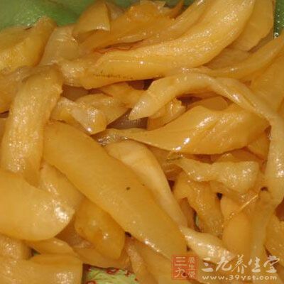 加入精鹽後風味獨特的鹹菜 加入精鹽後風味獨特的鹹菜
