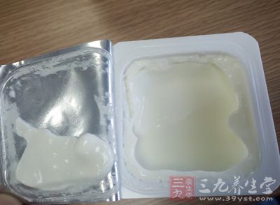 提到補鈣,多數人想到的是牛奶而並不是酸奶 提到補鈣,多數人想到的是牛奶而並不是酸奶