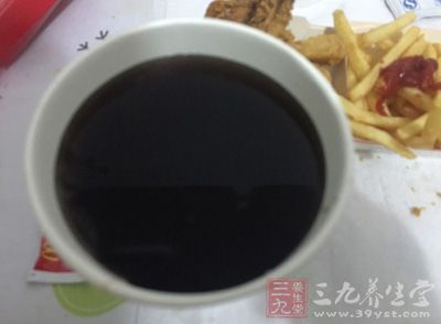 在蝦醬、 鹹蛋、鹹菜等也含有較多的亞硝胺類致癌物質 在蝦醬、 鹹蛋、鹹菜等也含有較多的亞硝胺類致癌物質