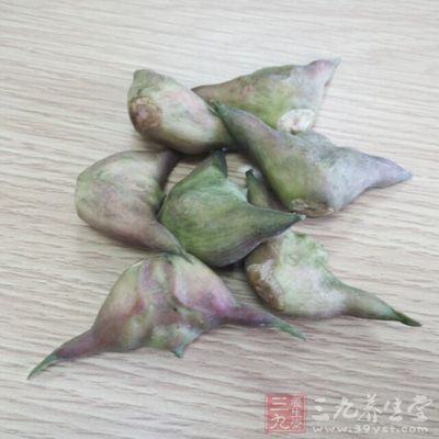 秋天的菱煮熟了吃會把其中的細菌殺滅