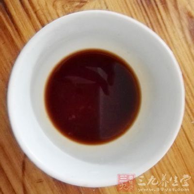 醬油是發酵食品，含有很多微生物