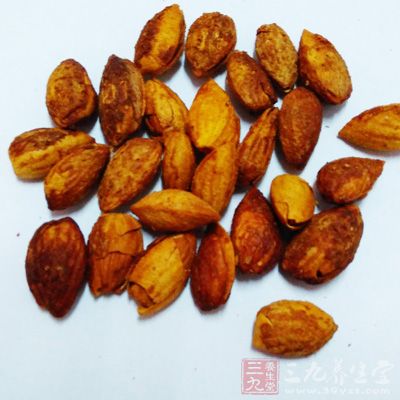 杏仁的毒性一般在外皮和杏尖部位 杏仁的毒性一般在外皮和杏尖部位