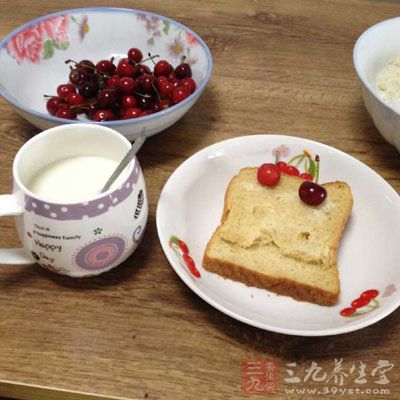 牛奶的營養成份很高,牛奶中的礦物質種類也非常豐富 牛奶的營養成份很高,牛奶中的礦物質種類也非常豐富