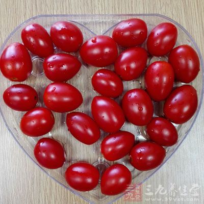 有些水果是不能空腹吃的，比如西紅柿