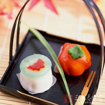 各式甜點、糕餅、油炸的食物及冰品類食物,常會導致患者的不適,應留意選擇 各式甜點、糕餅、油炸的食物及冰品類食物,常會導致患者的不適,應留意選擇
