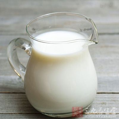 在康復期,注意做適當的腰部運動。飲食中注意補充鈣、鎂、維生素D以及維生素B族等 在康復期,注意做適當的腰部運動。飲食中注意補充鈣、鎂、維生素D以及維生素B族等