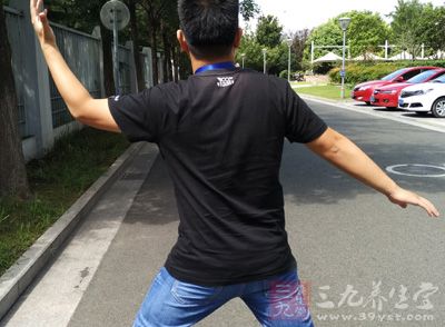 爺爺打太極，小葫仙以為爺爺已經好了