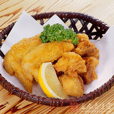 乙肝飲食禁忌少不了油炸食品,油炸、油煎屬高脂肪食物,不易消化和吸收,容易引起吸收不良性脂肪瀉 乙肝飲食禁忌少不了油炸食品,油炸、油煎屬高脂肪食物,不易消化和吸收,容易引起吸收不良性脂肪瀉