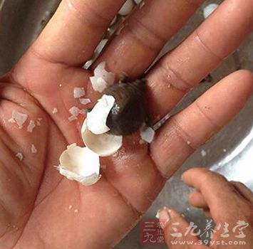 需格外注意的是，買甲魚必須買活的