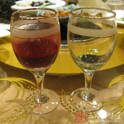 甲魚血、膽汁生飲會感染寄生蟲,並導致中毒 甲魚血、膽汁生飲會感染寄生蟲,並導致中毒