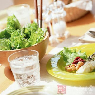 所以肥胖者秋季更應注意減肥,應多吃低熱量的減肥食品 所以肥胖者秋季更應注意減肥,應多吃低熱量的減肥食品