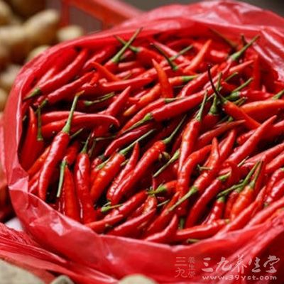 應少吃辛、辣食物,如蔥、姜、辣椒、胡椒,防止辛溫助熱 應少吃辛、辣食物,如蔥、姜、辣椒、胡椒,防止辛溫助熱