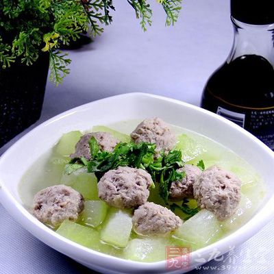 冬瓜的種子含有尿醇、腺鹼、組氨酸及葫蘆巴鹼等,瓜瓤含有腺素、組織胺等 冬瓜的種子含有尿醇、腺鹼、組氨酸及葫蘆巴鹼等,瓜瓤含有腺素、組織胺等