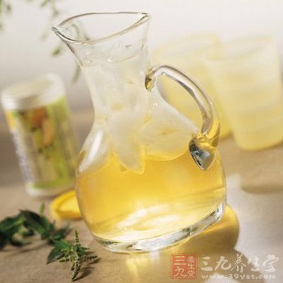 媽媽們還可以用雪梨或柚子皮煮水給寶寶喝 媽媽們還可以用雪梨或柚子皮煮水給寶寶喝