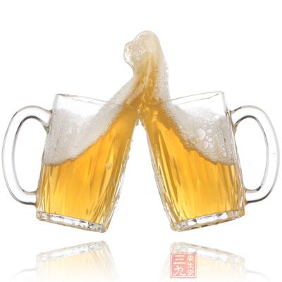 啤酒在釀制的原料中含有鉛