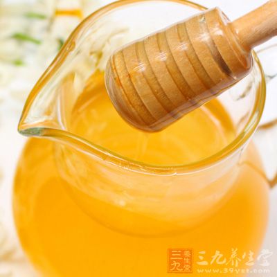 蜂蜜是帶有弱酸性的液體