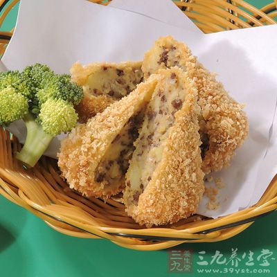 油膩煎炸的食物不易消化,積聚在胃中,加重體內積滯的熱氣,不利於潤燥33_2 油膩煎炸的食物不易消化,積聚在胃中,加重體內積滯的熱氣,不利於潤燥33_2