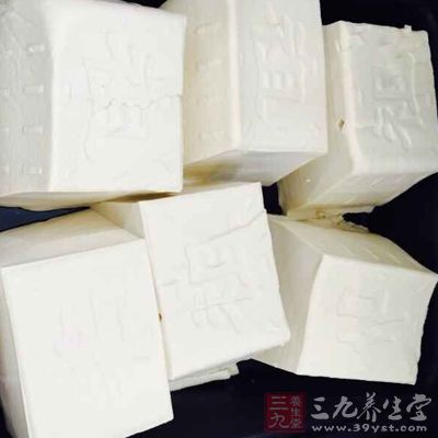 豆腐作為豆制品中的一種，裡面含有很多蛋氨酸