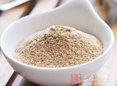 雞精可以用於使用味精的所有場合，適量加入菜肴、湯羹、面食中均能達到效果