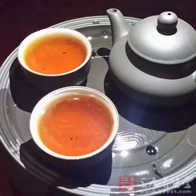 所以說我們在喝酒後不要靠喝濃茶來解酒