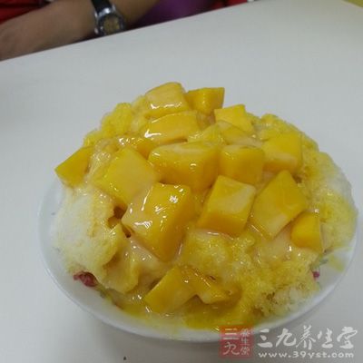 芒果中含有維生素C、礦物質等，可起到防止動脈硬化及高血壓的食療作用