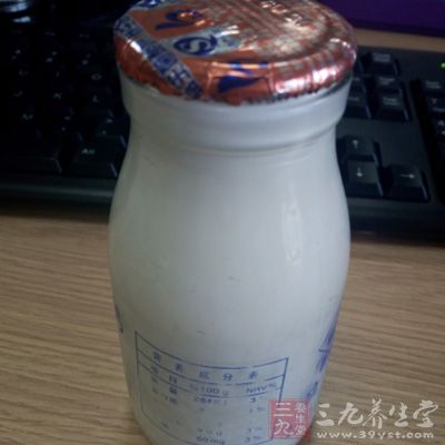 坐月子期間建議新媽媽可以適當的喝牛奶 坐月子期間建議新媽媽可以適當的喝牛奶